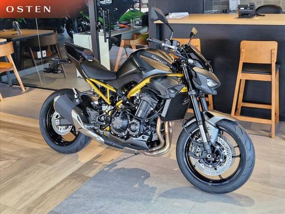 KAWASAKI Z900 
